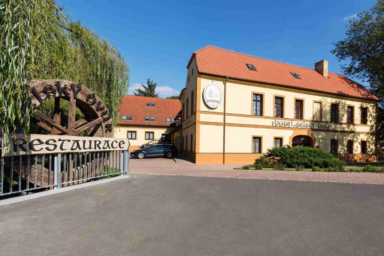 Hotel Selsky Dvur - Bohemian Village Courtyard Prague Exterior photo