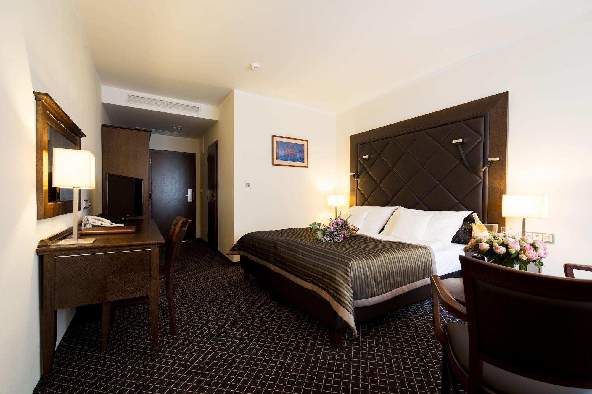 Hotel Selsky Dvur - Bohemian Village Courtyard Prague Exterior photo