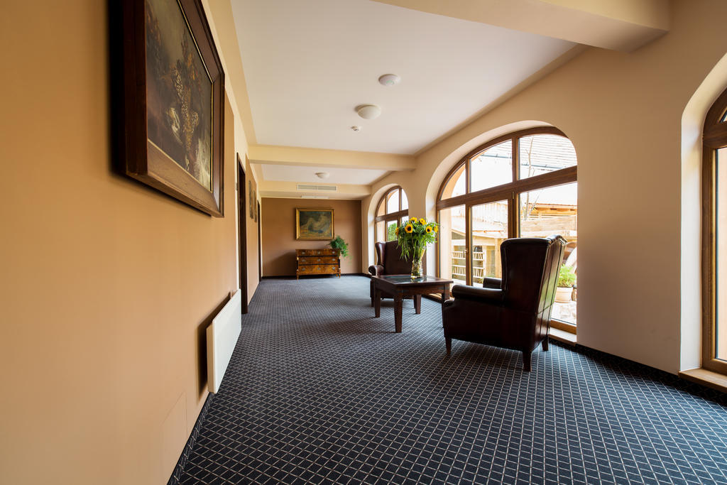 Hotel Selsky Dvur - Bohemian Village Courtyard Prague Exterior photo