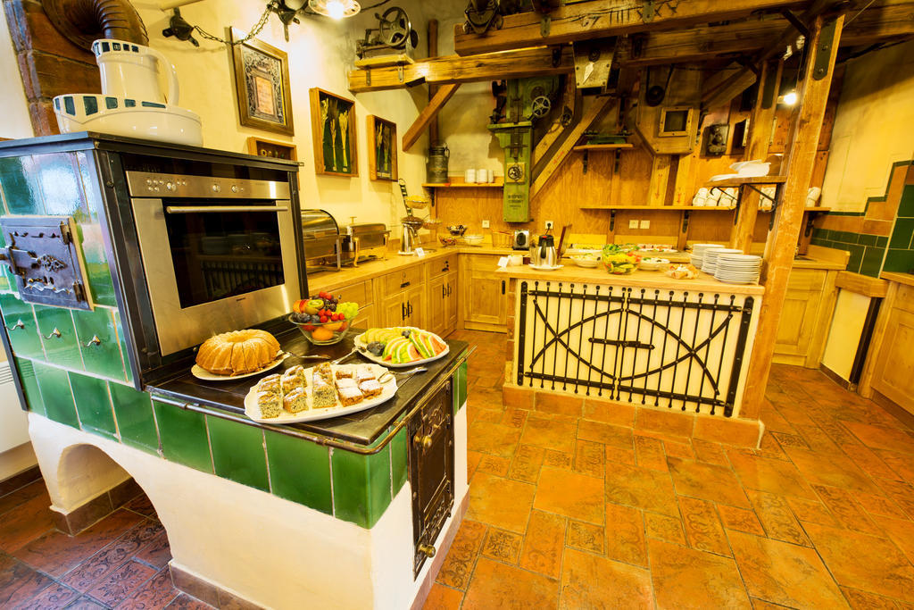 Hotel Selsky Dvur - Bohemian Village Courtyard Prague Exterior photo