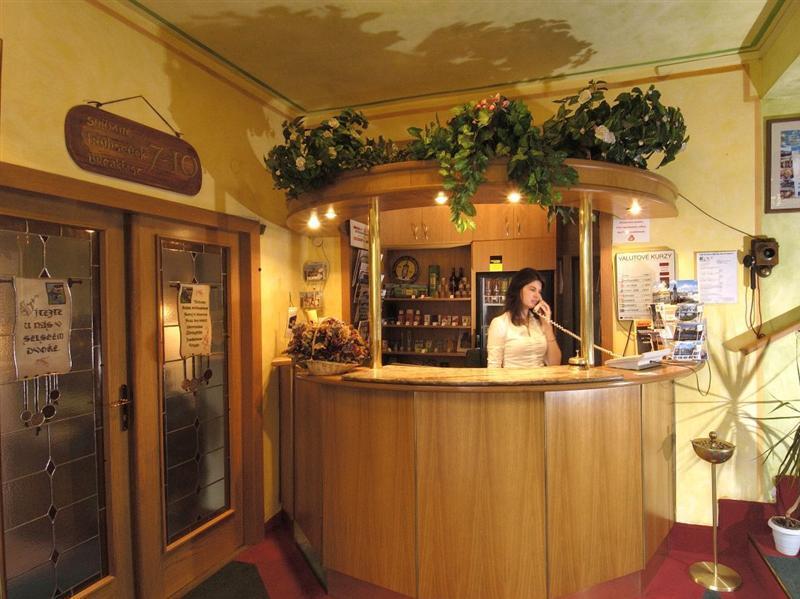 Hotel Selsky Dvur - Bohemian Village Courtyard Prague Exterior photo