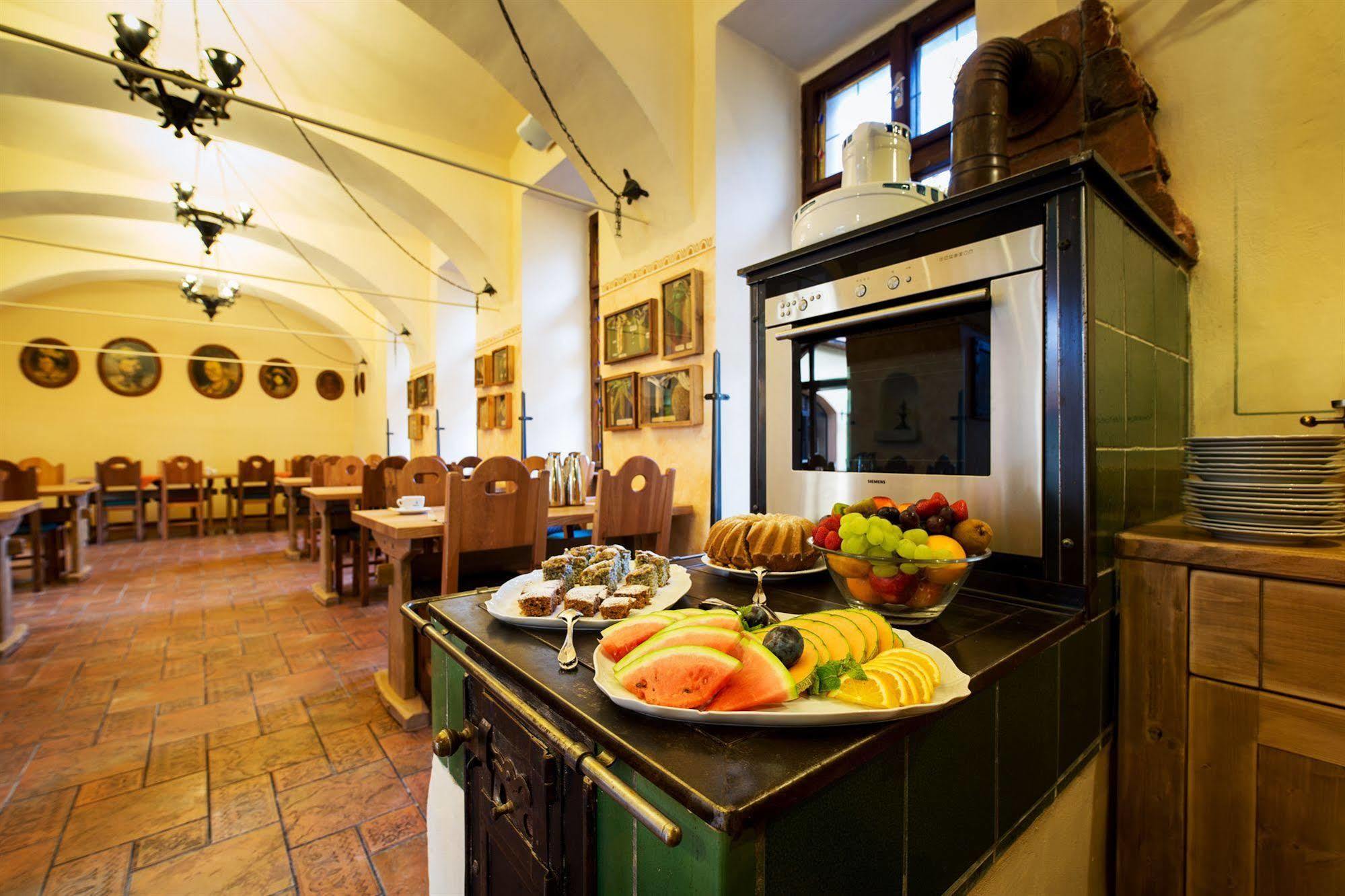 Hotel Selsky Dvur - Bohemian Village Courtyard Prague Exterior photo